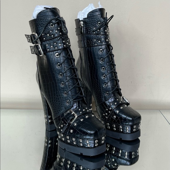 Azalea Wang Black Croc Studded Bootie - Picture 4 of 16